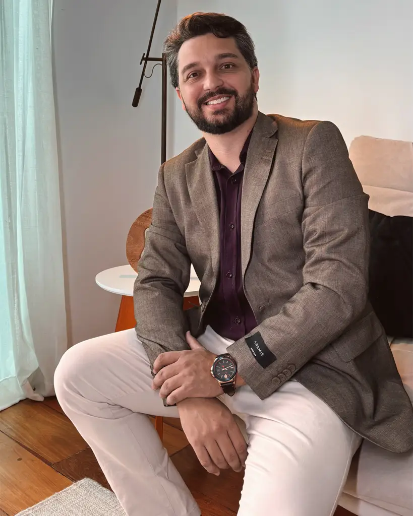 Dr. Douglas Fróes
